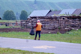Street Cleaner at Hemu Village