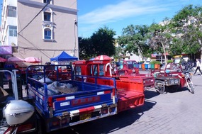Outside the Markets at Buerjin