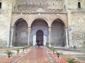 We finally make it to the Duomo