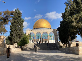 Approaching the Dome of the Rock