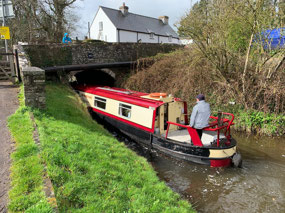 Under the bridge and into the lock