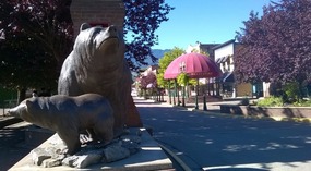 Momma Bear and Cub at the city's entrance.