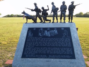 Memorial to War Dogs and their Handlers