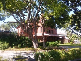 Beautiful old trees shading historic mansions