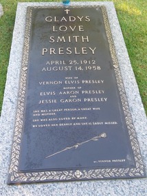 Elvis' mother's grave