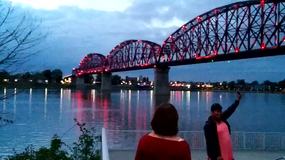 Big Four Bridge - moving lighting.
