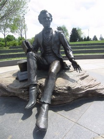 Abraham Lincoln memorial in Waterfront Park