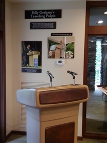 Billy Graham's "traveling pulpit"