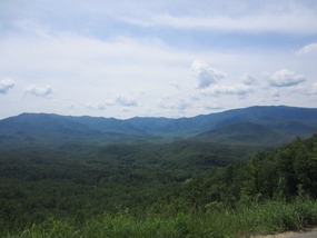 Descending into the Tennessee River Valley