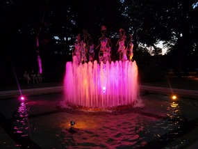 Fountain with dancing ladies