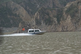 Speeding along the Reservoir to Bingling Si