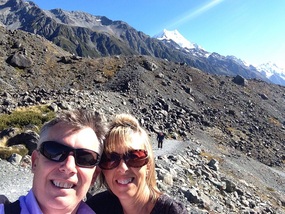 Walking to The Glacier Cruise