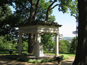 Grave of President James K. Polk