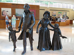 Statues of The Washington's 