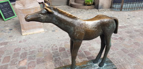 Today’s foal – this time in Ystad shopping street