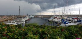 Threatening conditions – CW next to warship