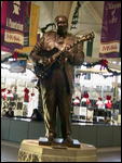 BB King statue