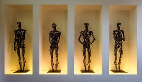 Kashi Art Cafe wire sculptures