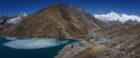 Lake view at Gokyo Ri