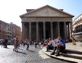 Tourists at the Pantheon