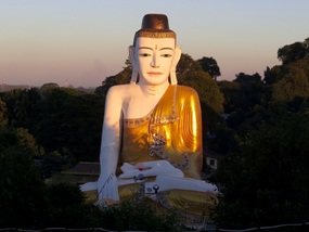 Sehtatgyi Buddha 