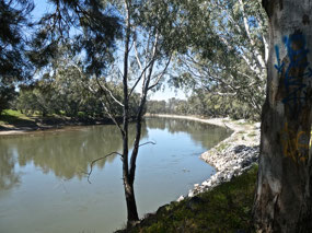 The Murrumbidgee River flows fairly fast