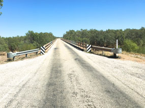 Long one lane bridge over the Fitzroy River