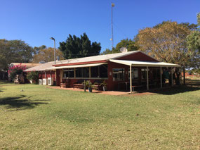Pardoo office and shop