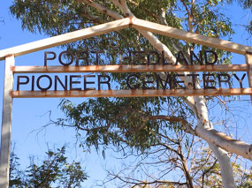 Old Cemetery names the Beach park