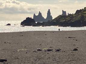 Rock formations near the Black Beach