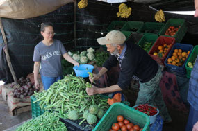 Buying fruit