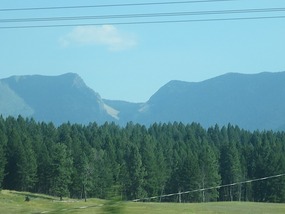 Huge U-shaped glaciated valley along the way 