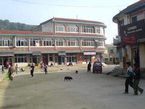 Langmusi Town Walk (1)