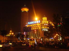 Hangover Walk & Neon Lights (13)
