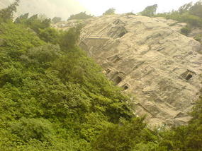 The Longmen Caves (21)
