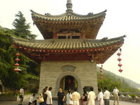 The Longmen Caves (24)