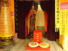 The Longmen Caves (29)