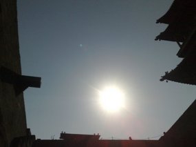 1-Shapely Roof Tops & Chinese Theatre