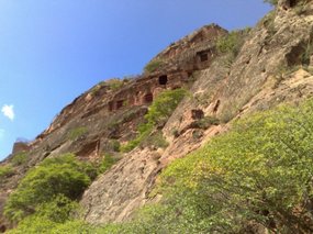 16-Xumi Shan Grottoes
