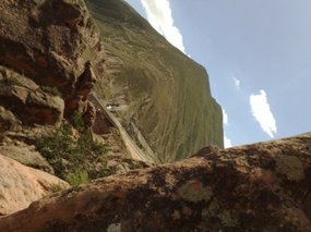 3-Xumi Shan Grottoes