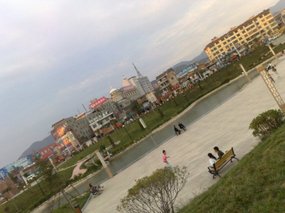21-A Casual Walk on the River Side of the City