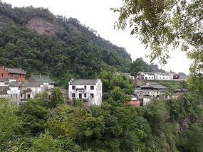 Qi Yun Shan Adventure