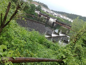 Caihong Bridge in Qinghua Village