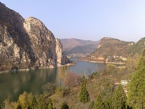 In search of Mulder & Scully at Xiane Lake with Fi