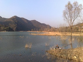 In search of Mulder & Scully at Xiane Lake with Fi
