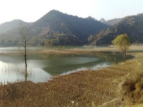 In search of Mulder & Scully at Xiane Lake with Fi