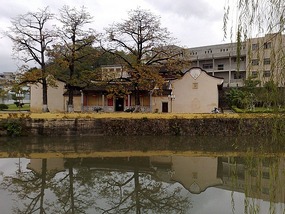 Meizhou Hakka Peoples Museum & Lianfang Tower (Hua