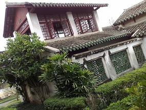 Meizhou Hakka Peoples Museum & Lianfang Tower (Hua