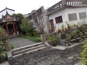 Meizhou Hakka Peoples Museum & Lianfang Tower (Hua