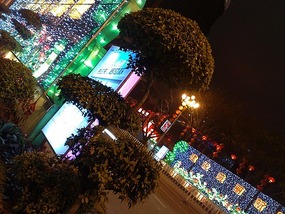 City Wall, River & Spring Festival Adventure